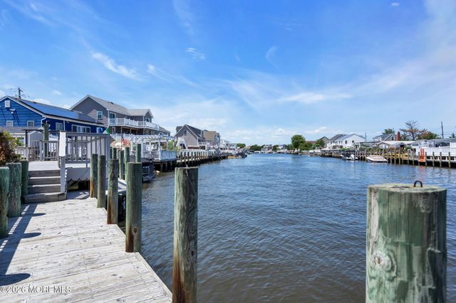 122 Morris Boulevard, Manahawkin, NJ 08050
