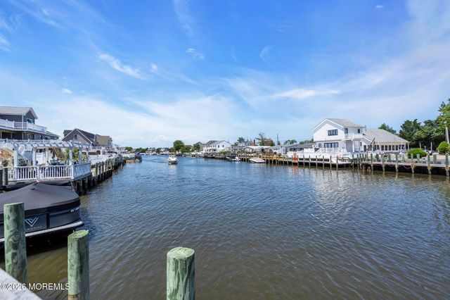 122 Morris Boulevard, Manahawkin, NJ 08050