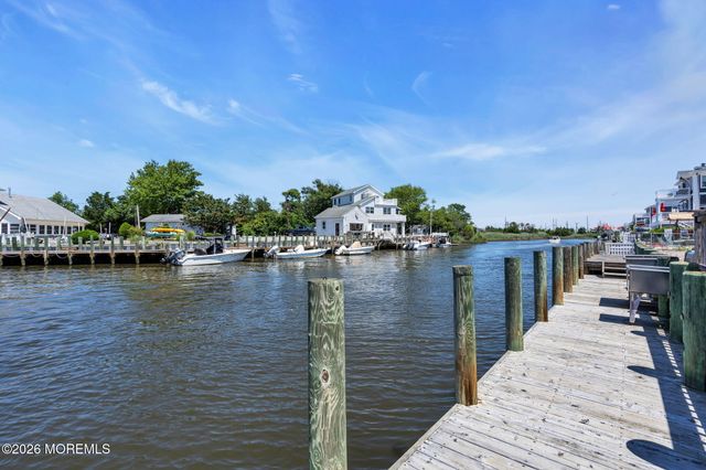 122 Morris Boulevard, Manahawkin, NJ 08050
