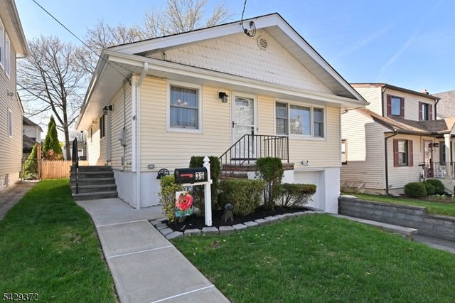 39 Niagara St, Dumont Boro, NJ 07628