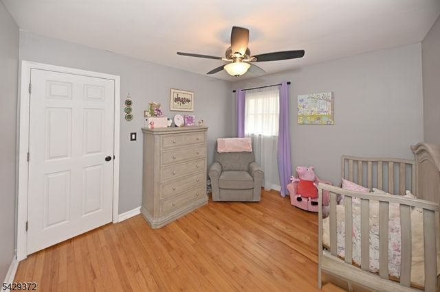39 Niagara St, Dumont Boro, NJ 07628