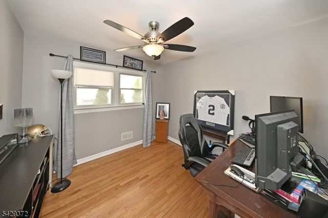 39 Niagara St, Dumont Boro, NJ 07628