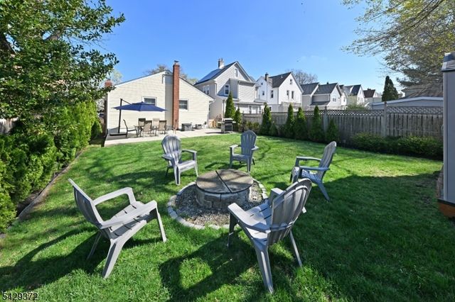 39 Niagara St, Dumont Boro, NJ 07628