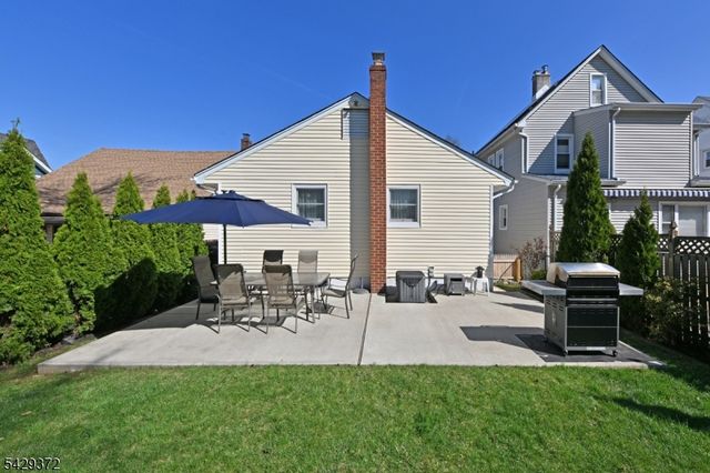 39 Niagara St, Dumont Boro, NJ 07628