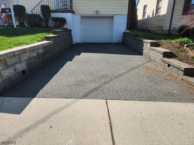 39 Niagara St, Dumont Boro, NJ 07628