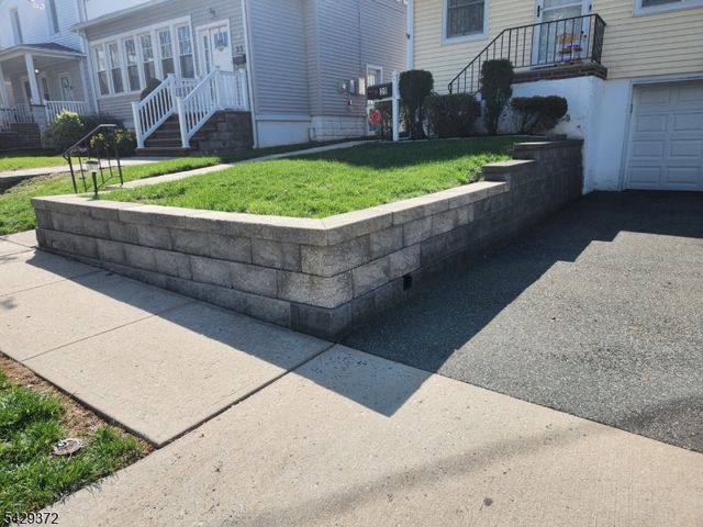 39 Niagara St, Dumont Boro, NJ 07628