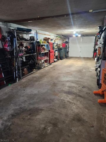 39 Niagara St, Dumont Boro, NJ 07628