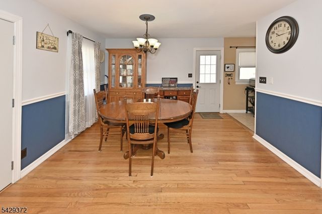 39 Niagara St, Dumont Boro, NJ 07628