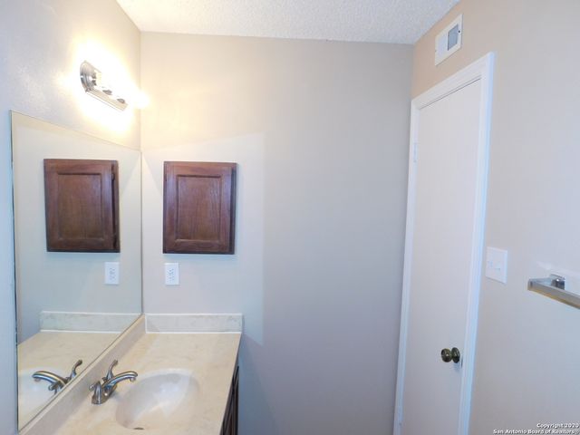 13018 Heimer Rd Apt 704, San Antonio, TX 78216