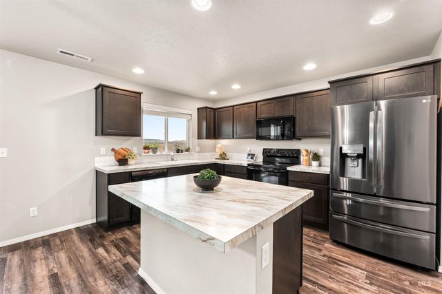 7538 E Drouillard St, Nampa, ID 83687