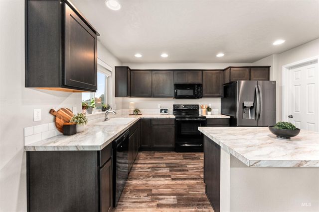 7538 E Drouillard St, Nampa, ID 83687