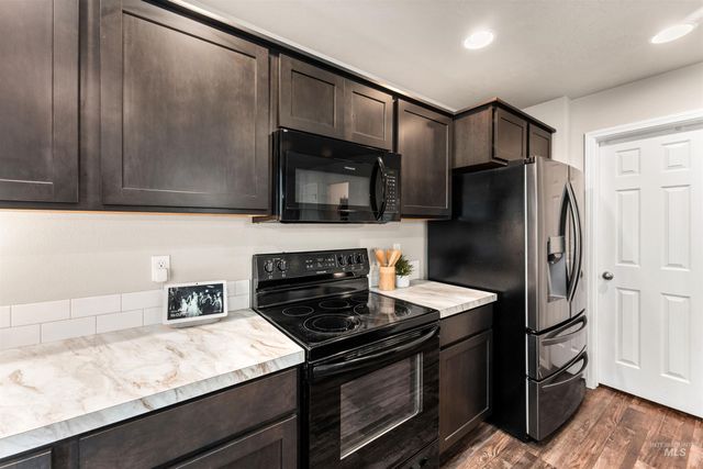 7538 E Drouillard St, Nampa, ID 83687