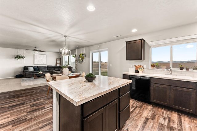 7538 E Drouillard St, Nampa, ID 83687