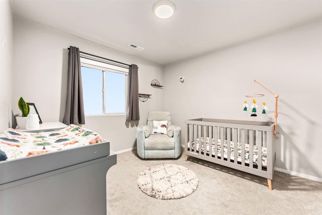 7538 E Drouillard St, Nampa, ID 83687