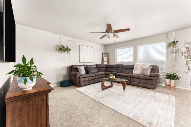 7538 E Drouillard St, Nampa, ID 83687