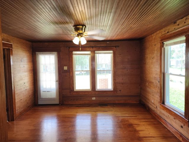 416 W Moore St, Tullahoma, TN 37388