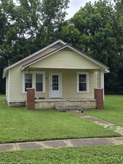 416 W Moore St, Tullahoma, TN 37388