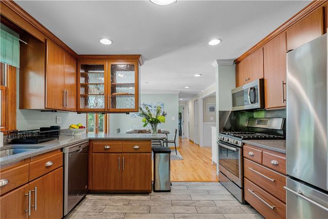 46 Steamboat Street, Jamestown, RI 02835