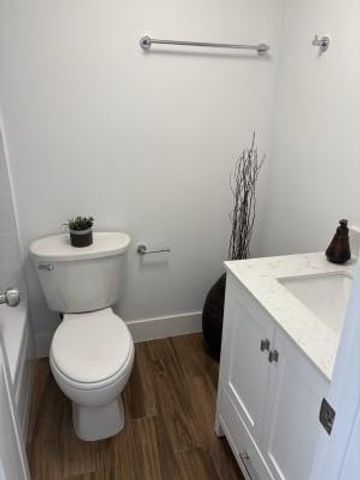 68 Wimbledon Lake Drive 68, Plantation, FL 33324