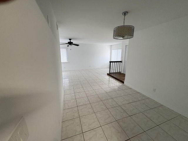 68 Wimbledon Lake Drive 68, Plantation, FL 33324