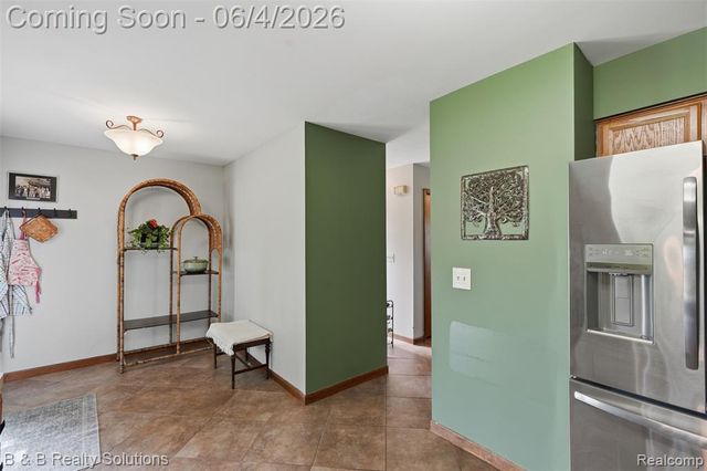 8820 Almont Road, Almont, MI 48003