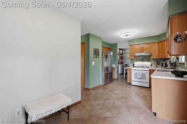 8820 Almont Road, Almont, MI 48003
