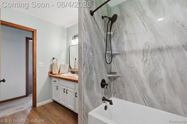 8820 Almont Road, Almont, MI 48003