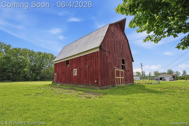 8820 Almont Road, Almont, MI 48003