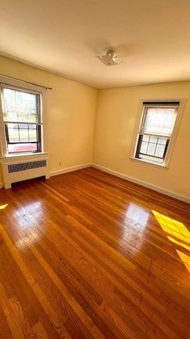 902 Furnace Brooke Pkw 1L, Quincy, MA 02169