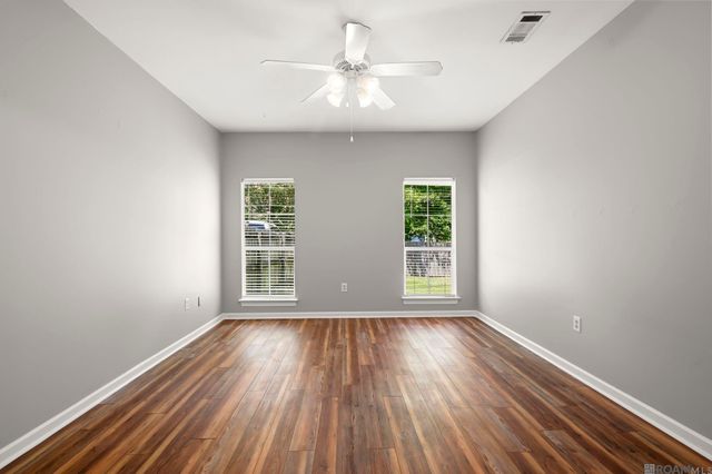 5654 Ducros Dr, Baton Rouge, LA 70820