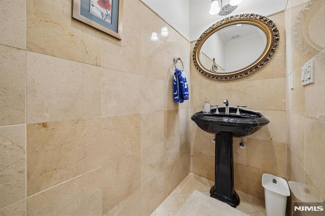 275 Marietta Street, Englewood Cliffs, NJ 07632