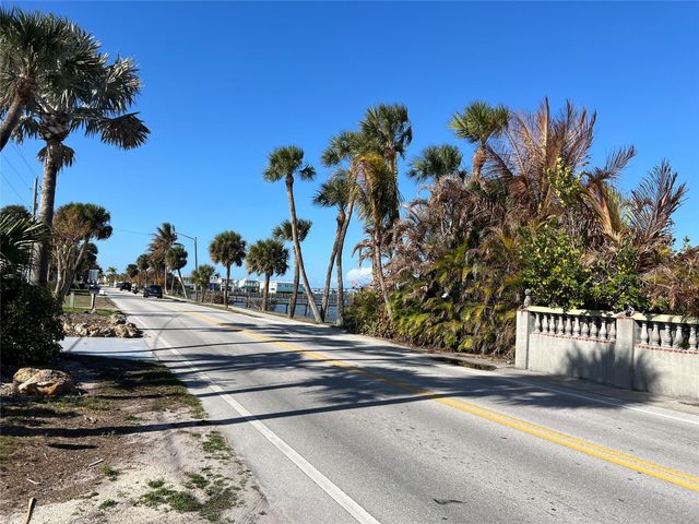 2172 NE Pelican Terrace, Jensen Beach, FL 34957