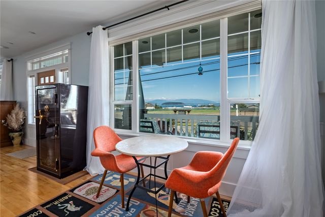 2402 J Avenue, Anacortes, WA 98221