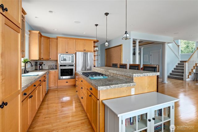 2402 J Avenue, Anacortes, WA 98221