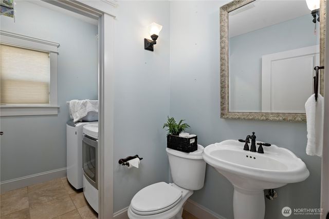 2402 J Avenue, Anacortes, WA 98221