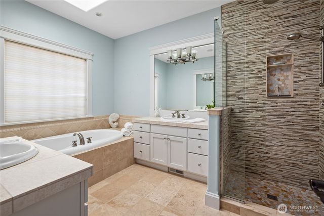 2402 J Avenue, Anacortes, WA 98221