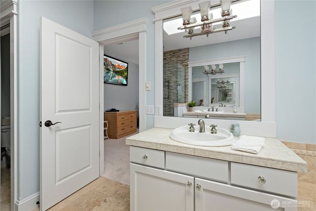 2402 J Avenue, Anacortes, WA 98221