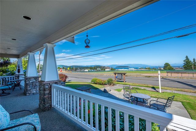 2402 J Avenue, Anacortes, WA 98221