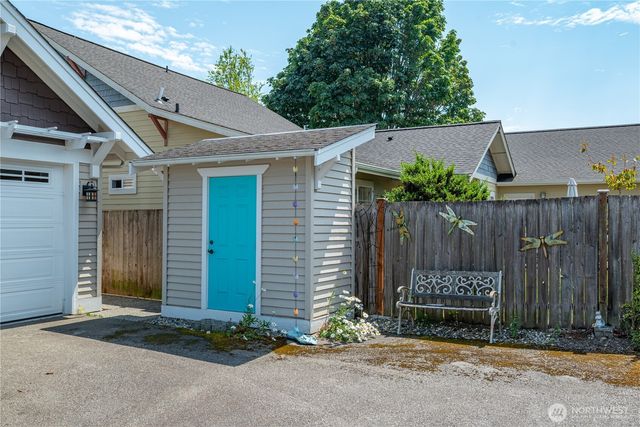 2402 J Avenue, Anacortes, WA 98221