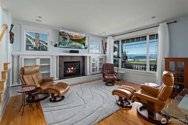 2402 J Avenue, Anacortes, WA 98221