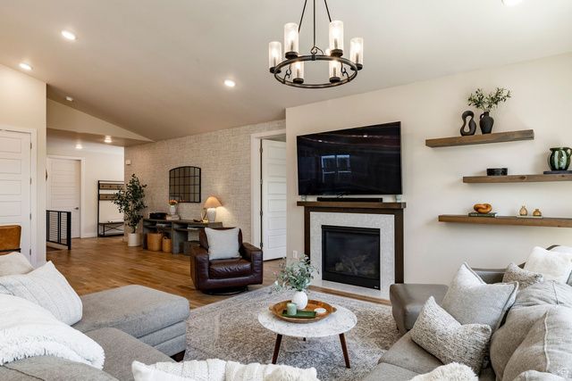 1662 E HOPKINS LN, Salt Lake City, UT 84108