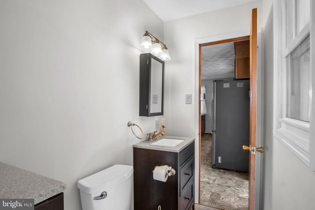 318 E EMAUS ST, Middletown, PA 17057