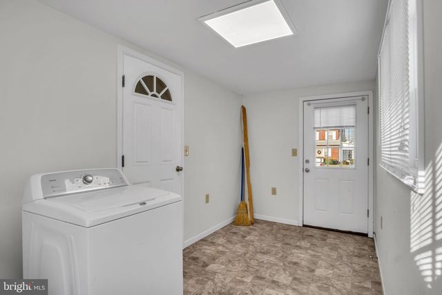 318 E EMAUS ST, Middletown, PA 17057