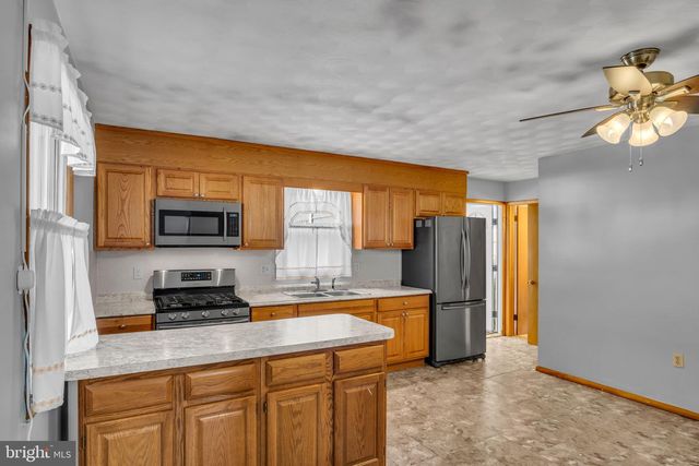 318 E EMAUS ST, Middletown, PA 17057