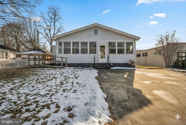 318 E EMAUS ST, Middletown, PA 17057