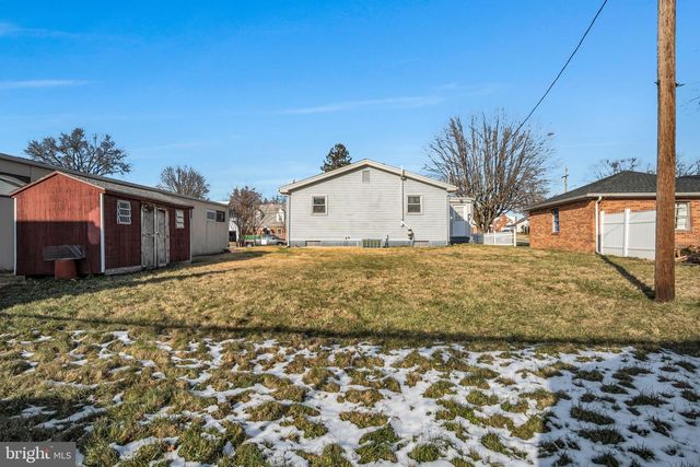 318 E EMAUS ST, Middletown, PA 17057