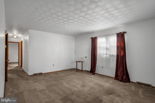 318 E EMAUS ST, Middletown, PA 17057