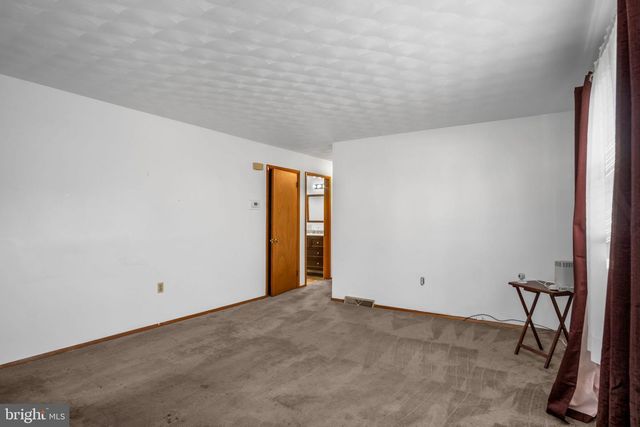 318 E EMAUS ST, Middletown, PA 17057