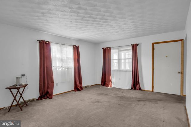 318 E EMAUS ST, Middletown, PA 17057