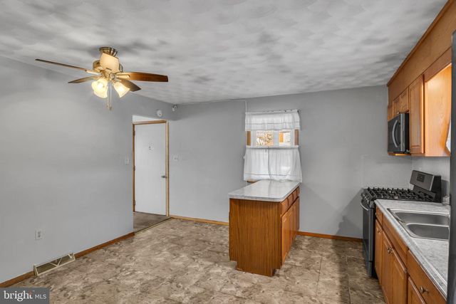 318 E EMAUS ST, Middletown, PA 17057